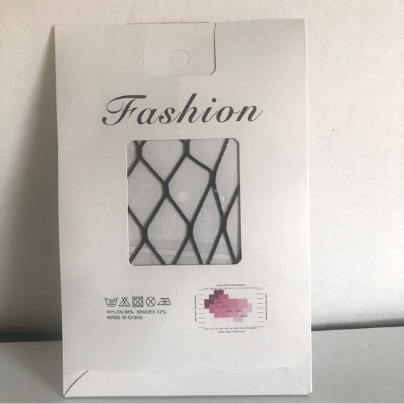 4  pk Fishnet stockings medium - Picture 1 of 6